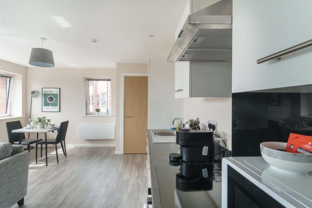 Amazing 1 Bed Apartment In Manchester - Sleeps 2 Bagian luar foto