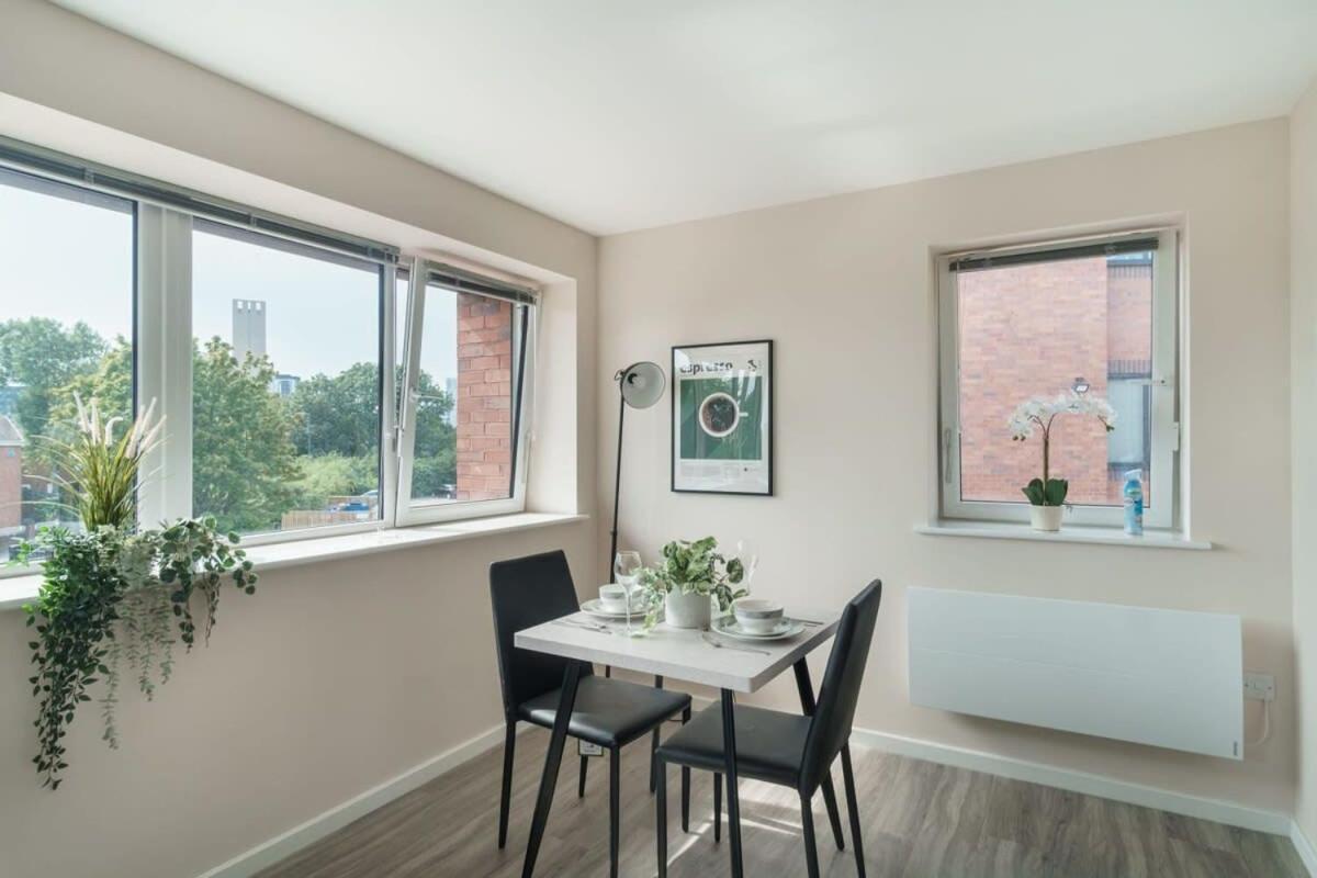 Amazing 1 Bed Apartment In Manchester - Sleeps 2 Bagian luar foto