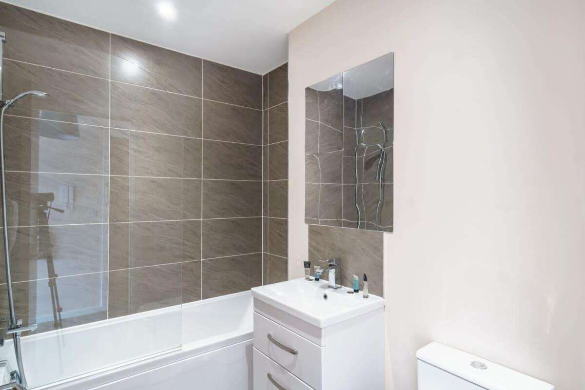 Amazing 1 Bed Apartment In Manchester - Sleeps 2 Bagian luar foto